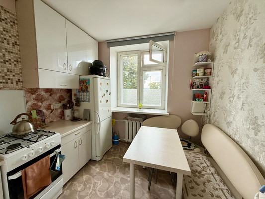 Продам трехкомнатную (3-комн.) квартиру, Робеспьера ул, 25, Воткинск г