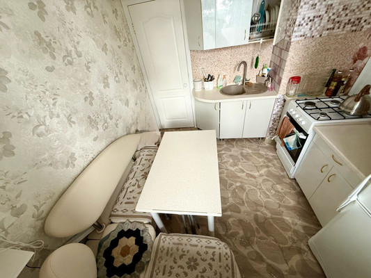 Продам трехкомнатную (3-комн.) квартиру, Робеспьера ул, 25, Воткинск г