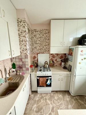 Продам трехкомнатную (3-комн.) квартиру, Робеспьера ул, 25, Воткинск г