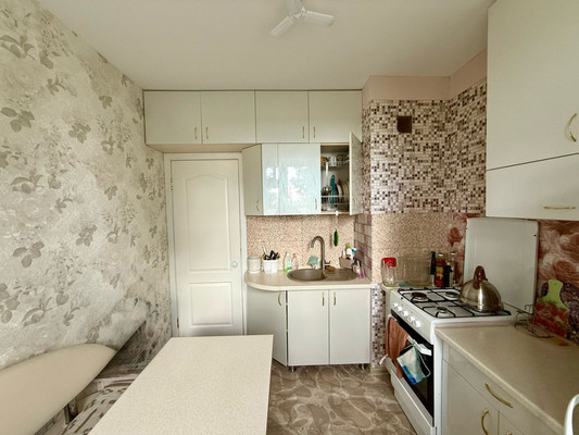 Продам трехкомнатную (3-комн.) квартиру, Робеспьера ул, 25, Воткинск г