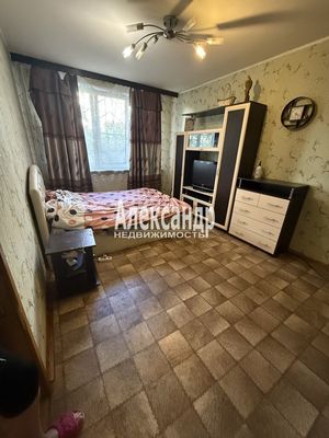 Продам двухкомнатную (2-комн.) квартиру, Купчинская ул, 13к1, Санкт-Петербург г
