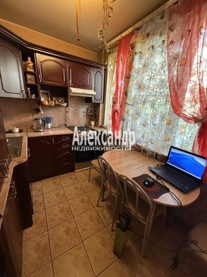 Продам двухкомнатную (2-комн.) квартиру, Купчинская ул, 13к1, Санкт-Петербург г