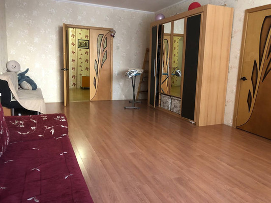 Продам трехкомнатную (3-комн.) квартиру, Московская ул, 14к5, Пенино д