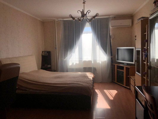 Продам трехкомнатную (3-комн.) квартиру, Московская ул, 14к5, Пенино д