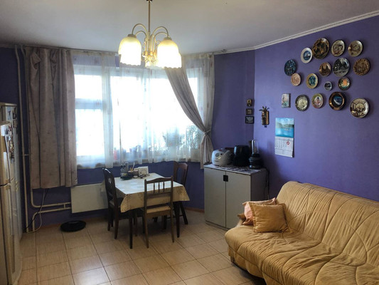 Продам трехкомнатную (3-комн.) квартиру, Московская ул, 14к5, Пенино д