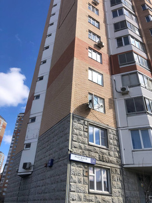 Продам трехкомнатную (3-комн.) квартиру, Московская ул, 14к5, Пенино д
