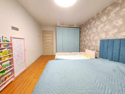 Продам двухкомнатную (2-комн.) квартиру, Маршала Конева ул, 34, Иркутск г