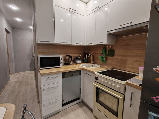 Продам двухкомнатную (2-комн.) квартиру, Маршала Конева ул, 34, Иркутск г