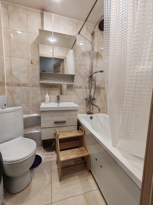 Продам двухкомнатную (2-комн.) квартиру, Маршала Конева ул, 34, Иркутск г