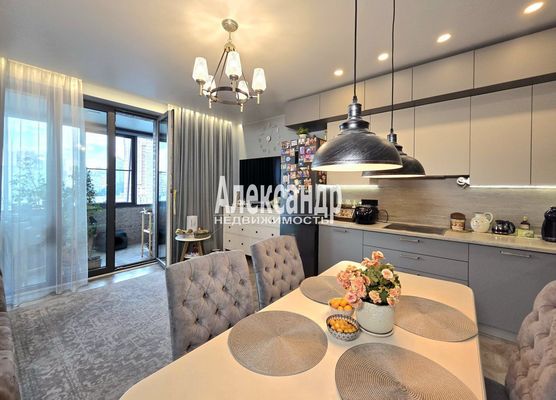 Продам трехкомнатную (3-комн.) квартиру, Космонавтов пр-кт, 102к1, Санкт-Петербург г