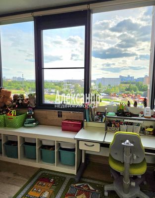 Продам трехкомнатную (3-комн.) квартиру, Космонавтов пр-кт, 102к1, Санкт-Петербург г