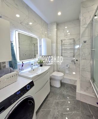 Продам трехкомнатную (3-комн.) квартиру, Космонавтов пр-кт, 102к1, Санкт-Петербург г
