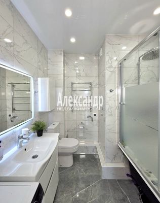 Продам трехкомнатную (3-комн.) квартиру, Космонавтов пр-кт, 102к1, Санкт-Петербург г