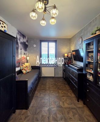 Продам трехкомнатную (3-комн.) квартиру, Космонавтов пр-кт, 102к1, Санкт-Петербург г