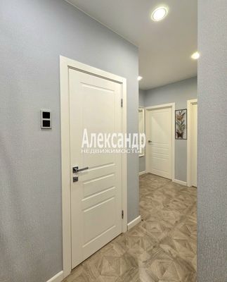 Продам трехкомнатную (3-комн.) квартиру, Космонавтов пр-кт, 102к1, Санкт-Петербург г