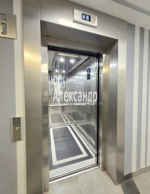 Продам трехкомнатную (3-комн.) квартиру, Космонавтов пр-кт, 102к1, Санкт-Петербург г