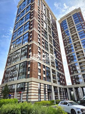 Продам трехкомнатную (3-комн.) квартиру, Космонавтов пр-кт, 102к1, Санкт-Петербург г