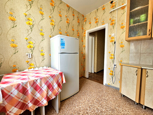 Продам двухкомнатную (2-комн.) квартиру, Казанская ул, 78, Киров г