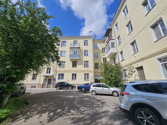 Продам двухкомнатную (2-комн.) квартиру, Казанская ул, 78, Киров г