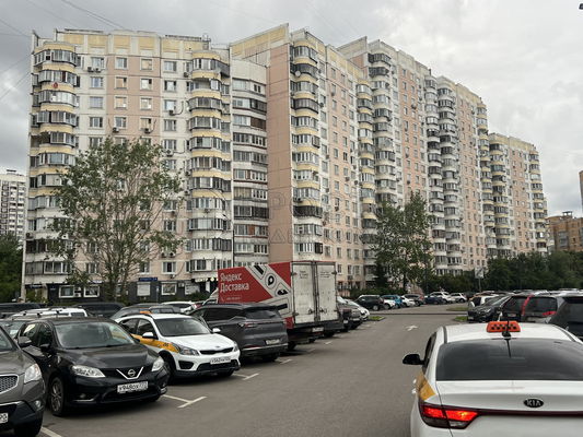 Продам трехкомнатную (3-комн.) квартиру, Братиславская ул, 8, Москва г