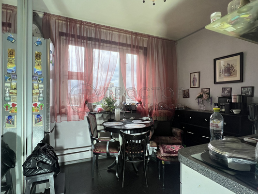 Продам трехкомнатную (3-комн.) квартиру, Братиславская ул, 8, Москва г