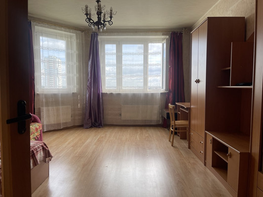 Продам однокомнатную (1-комн.) квартиру, Маршала Савицкого ул, 26к1, Москва г