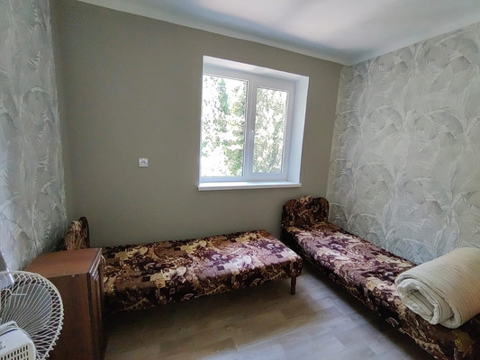 Продам трехкомнатную (3-комн.) квартиру, Братская (Лазаревский р-н) ул, 10, Сочи г