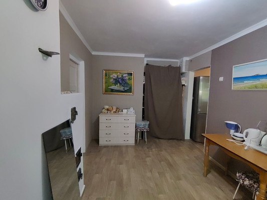 Продам трехкомнатную (3-комн.) квартиру, Братская (Лазаревский р-н) ул, 10, Сочи г