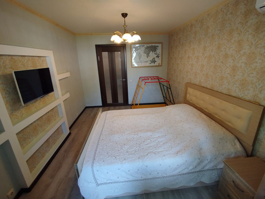Продам двухкомнатную (2-комн.) квартиру, 6, Тюменский п