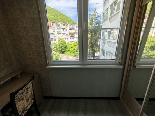 Продам двухкомнатную (2-комн.) квартиру, 6, Тюменский п