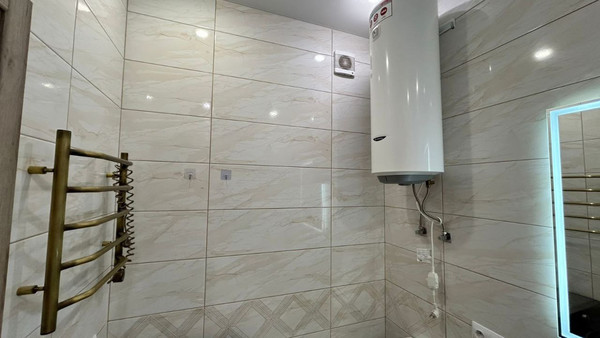 Продам однокомнатную (1-комн.) квартиру, Крымской весны ул, 4К1А, Мирное с