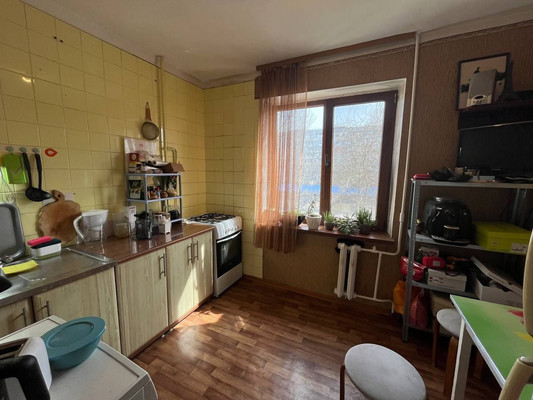 Продам однокомнатную (1-комн.) квартиру, 60 лет Октября ул, 17, Симферополь г