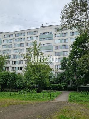 Продам трехкомнатную (3-комн.) квартиру, Софийская ул, 35к8, Санкт-Петербург г
