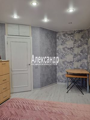 Продам трехкомнатную (3-комн.) квартиру, Софийская ул, 35к8, Санкт-Петербург г