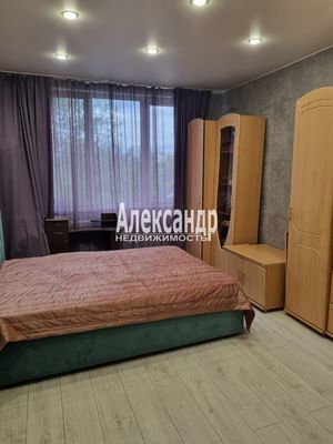 Продам трехкомнатную (3-комн.) квартиру, Софийская ул, 35к8, Санкт-Петербург г