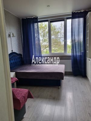 Продам трехкомнатную (3-комн.) квартиру, Софийская ул, 35к8, Санкт-Петербург г