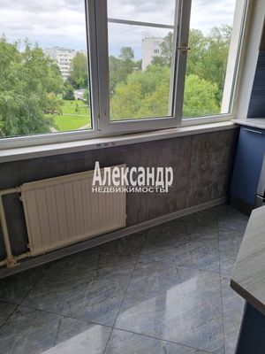 Продам трехкомнатную (3-комн.) квартиру, Софийская ул, 35к8, Санкт-Петербург г