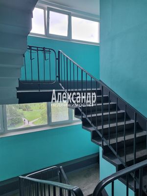 Продам трехкомнатную (3-комн.) квартиру, Софийская ул, 35к8, Санкт-Петербург г