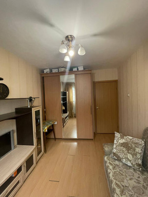 Продам двухкомнатную (2-комн.) квартиру, Художников пр-кт, 18к2, Санкт-Петербург г
