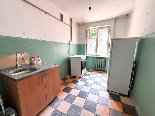 Продам двухкомнатную (2-комн.) квартиру, Ворошилова ул, 1, Апшеронск г