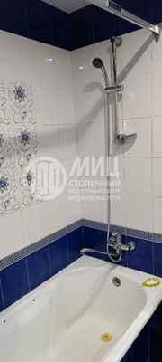 Продам трехкомнатную (3-комн.) квартиру, Фомичёвой ул, 14к3, Москва г