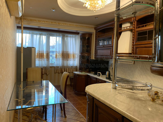 Продам многокомнатную квартиру, Челябинская ул, 13, Москва г