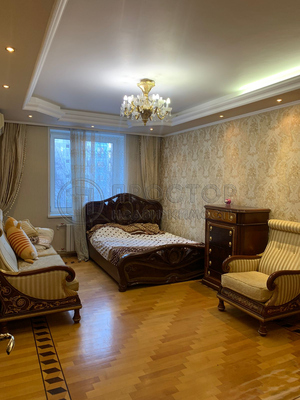 Продам многокомнатную квартиру, Челябинская ул, 13, Москва г