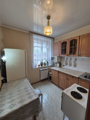 Продам двухкомнатную (2-комн.) квартиру, Физкультурная ул, 120, Южно-Сахалинск г