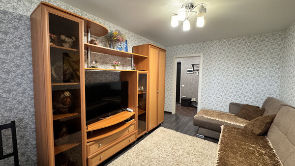 Продам однокомнатную (1-комн.) квартиру, Б.Красная ул, 44, Высокая Гора с