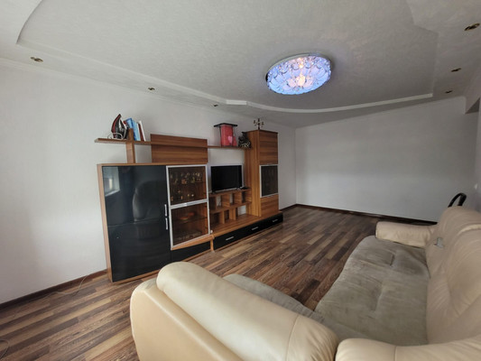 Продам трехкомнатную (3-комн.) квартиру, Фрунзе ул, 10, Баксан г