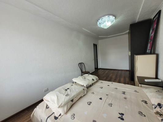 Продам трехкомнатную (3-комн.) квартиру, Фрунзе ул, 10, Баксан г