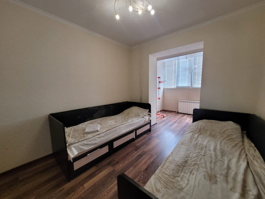 Продам трехкомнатную (3-комн.) квартиру, Фрунзе ул, 10, Баксан г