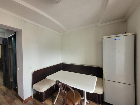 Продам трехкомнатную (3-комн.) квартиру, Фрунзе ул, 10, Баксан г