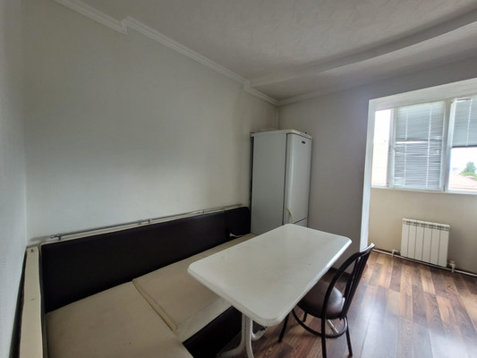 Продам трехкомнатную (3-комн.) квартиру, Фрунзе ул, 10, Баксан г
